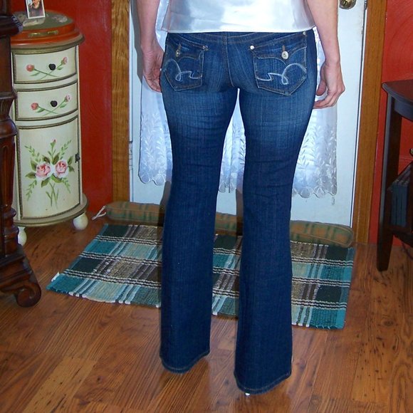 L.E.I.  ASHLEY TROUBLE  FLARE SEXY STRETCH JEANS w FLAP BACK POCKETS - Picture 2 of 7